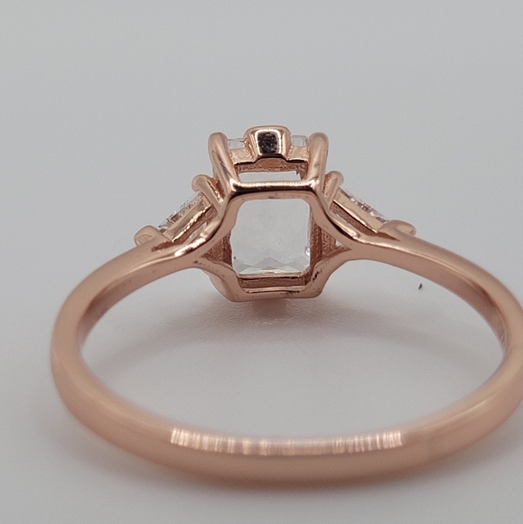 RoseGold plated 925 sterling silver ring with rectangular cut gem - Picture 7 of 16